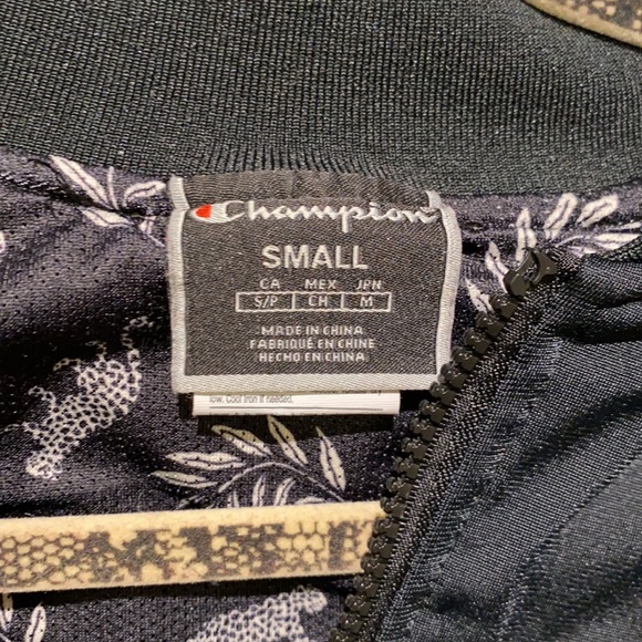 Champion Vintage Jacket - Picture 2 of 3